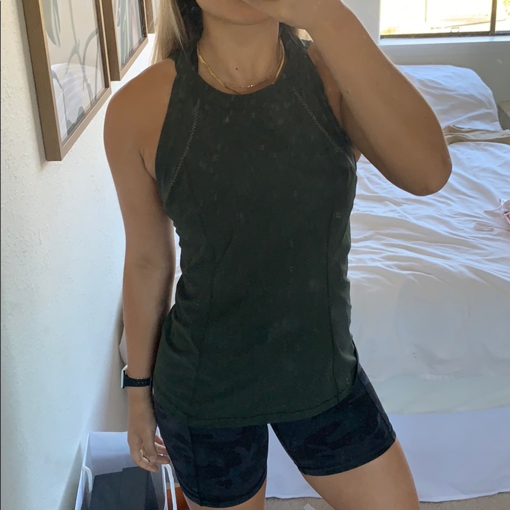 Lululemon tank